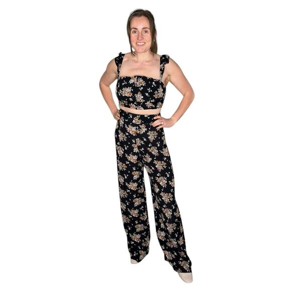 FLYNN SKYE Black Floral Two Piece Set Women's Size 2 Pants Ruffle Cropped Top - Picture 1 of 7